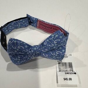 Boy's‎ VINEYARD VINES Silk Bowtie - NEW With Tags.